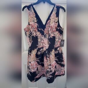 NWT Vince Camuto dress